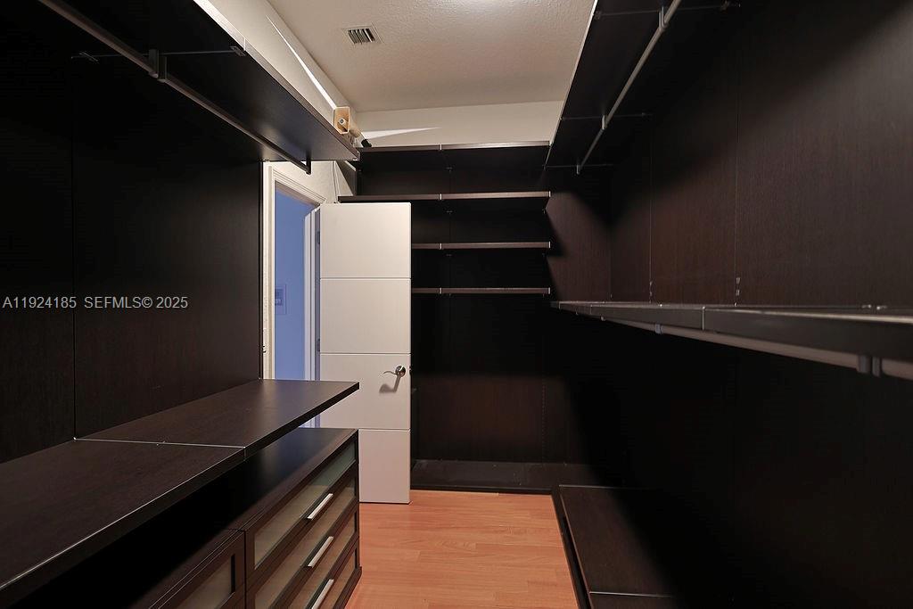 DORAL ISLES MEDITERRANEA - Residential