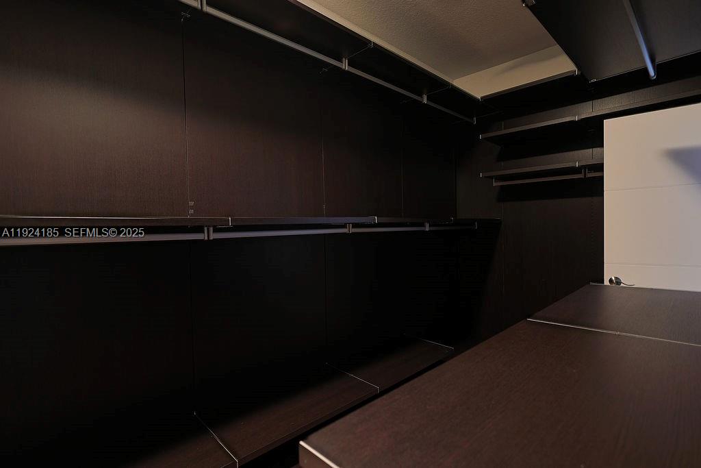 DORAL ISLES MEDITERRANEA - Residential