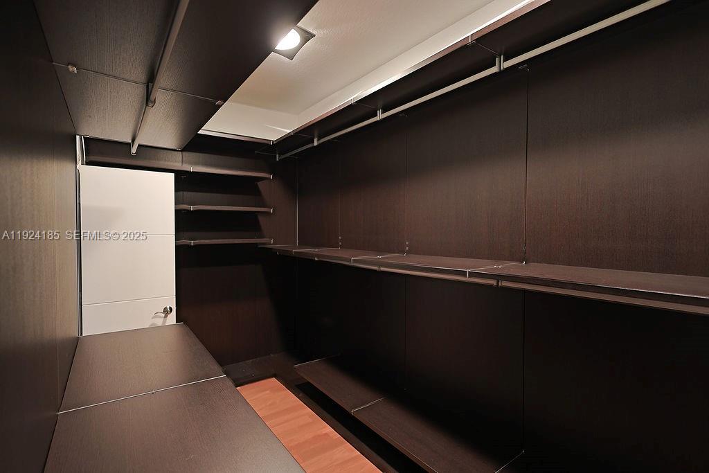 DORAL ISLES MEDITERRANEA - Residential