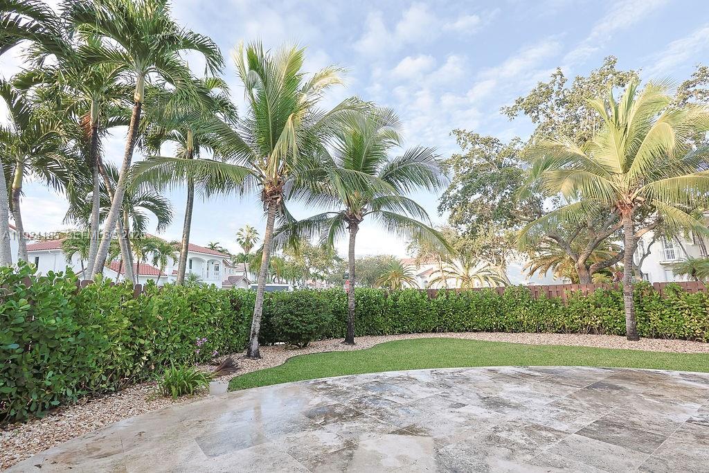 DORAL ISLES MEDITERRANEA - Residential