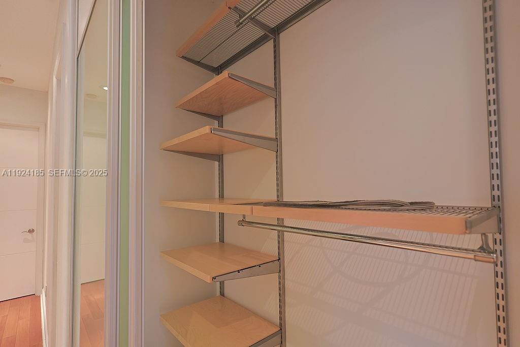 DORAL ISLES MEDITERRANEA - Residential