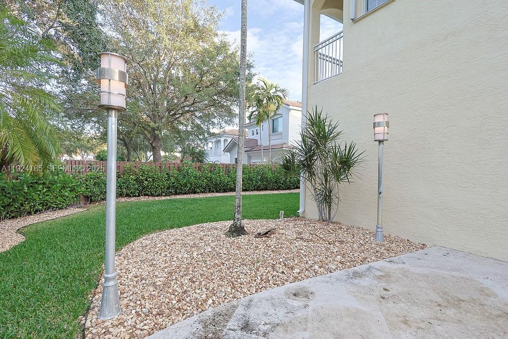 DORAL ISLES MEDITERRANEA - Residential