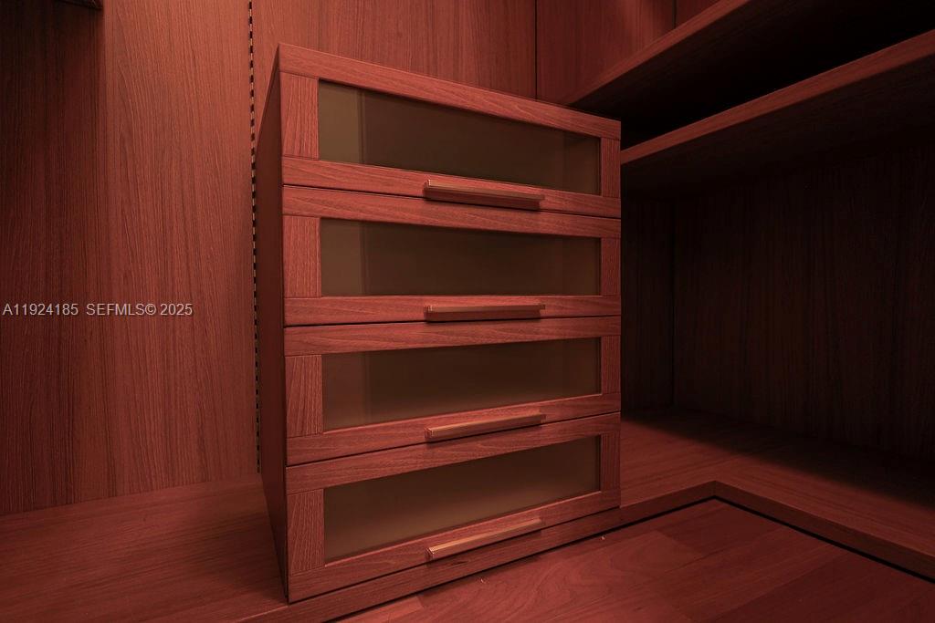 DORAL ISLES MEDITERRANEA - Residential