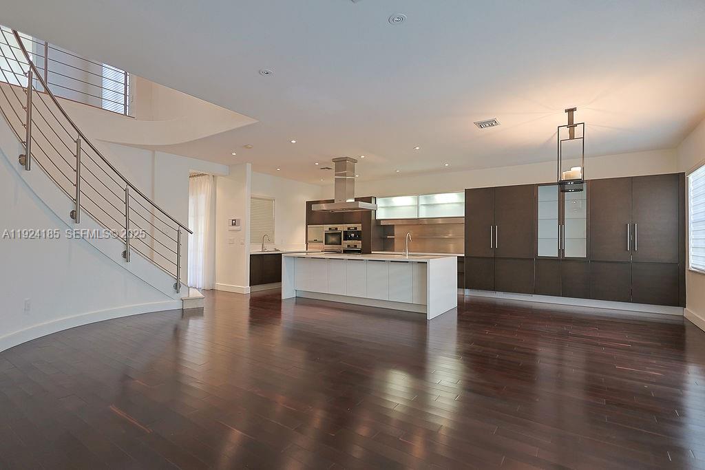 DORAL ISLES MEDITERRANEA - Residential