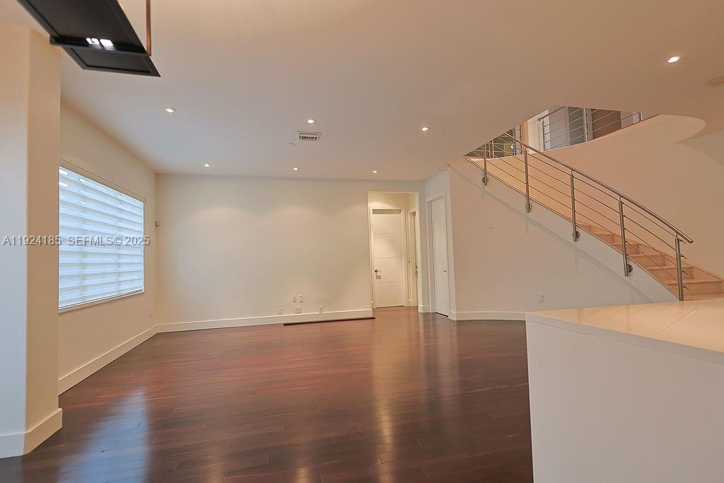 DORAL ISLES MEDITERRANEA - Residential