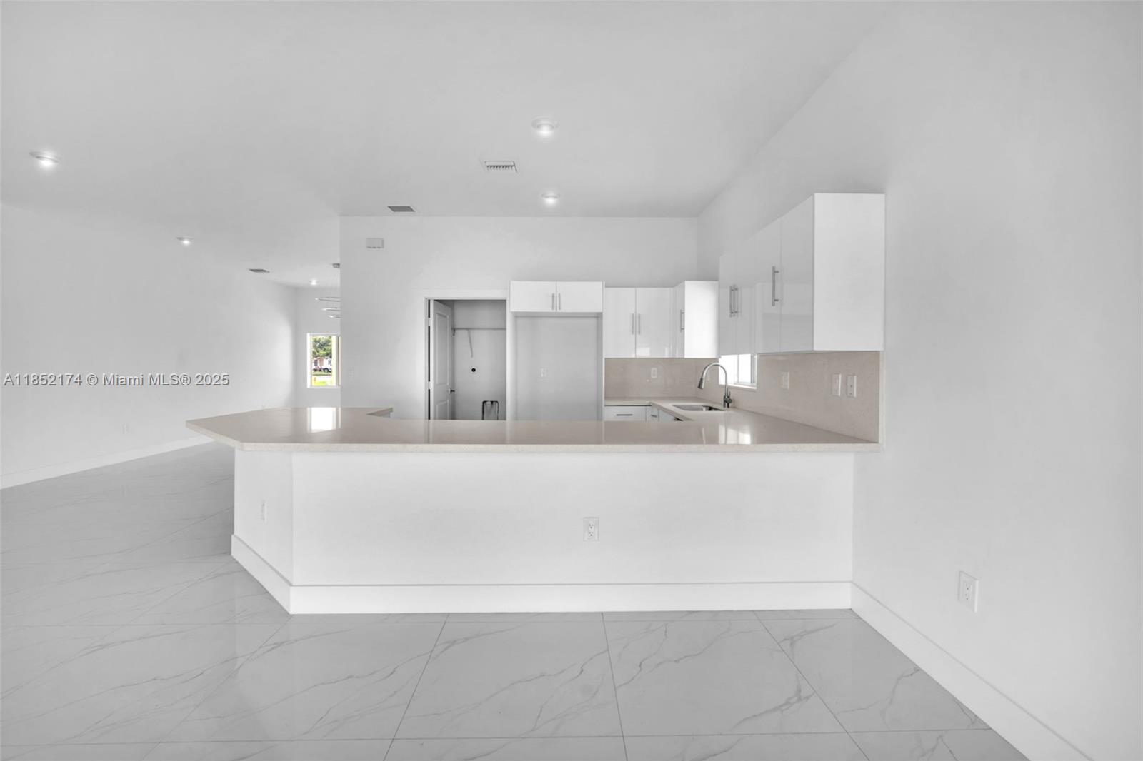 DIXIE HEIGHTS - Residential