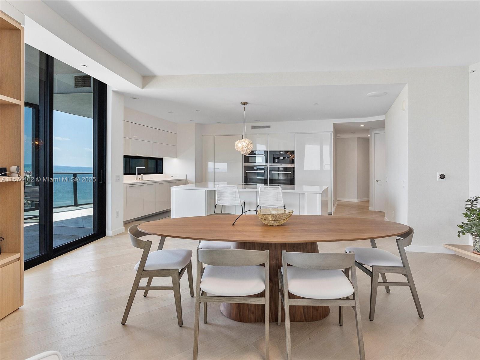 18555 COLLINS AVENUE COND - Residential