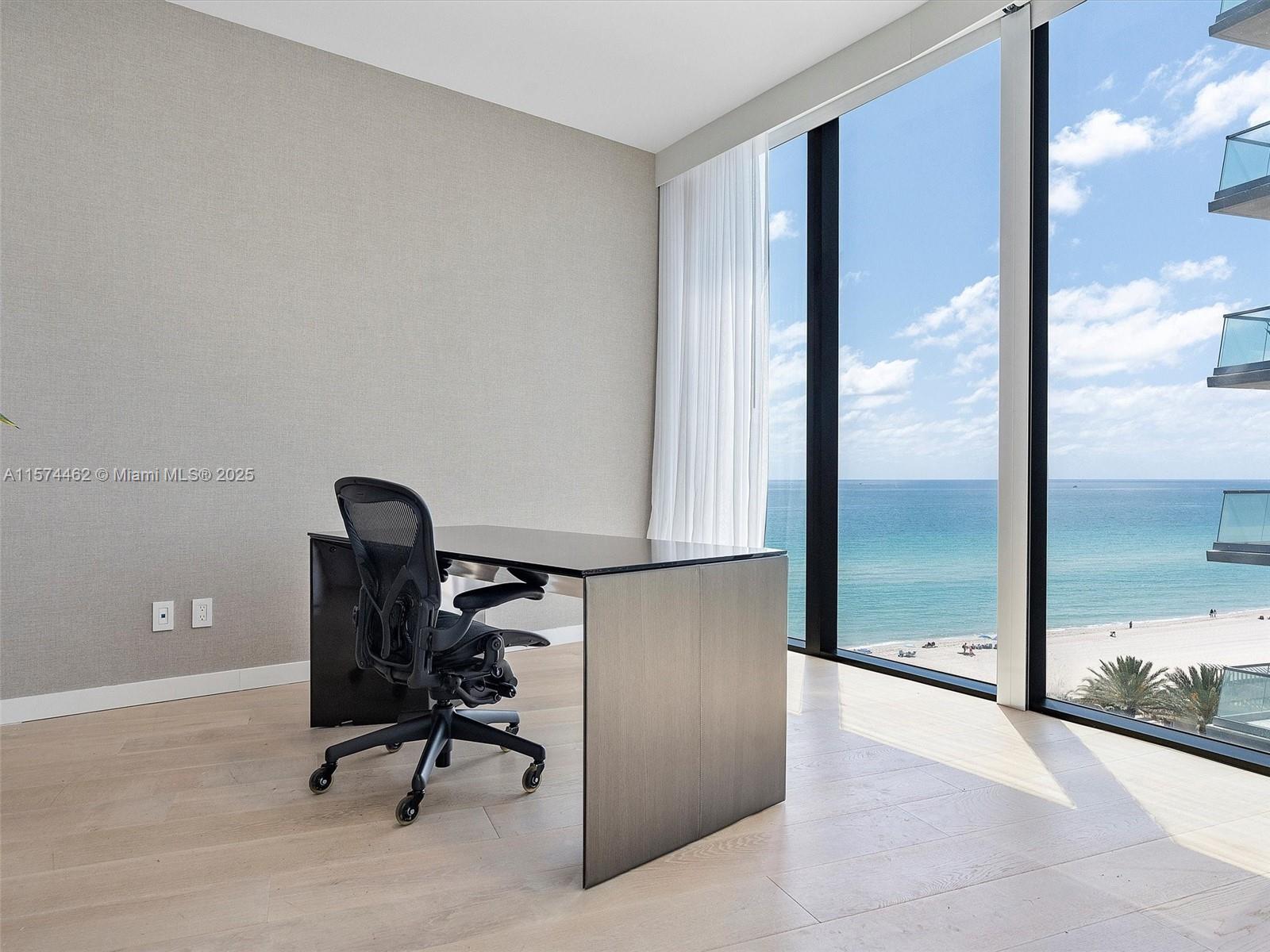 18555 COLLINS AVENUE COND - Residential
