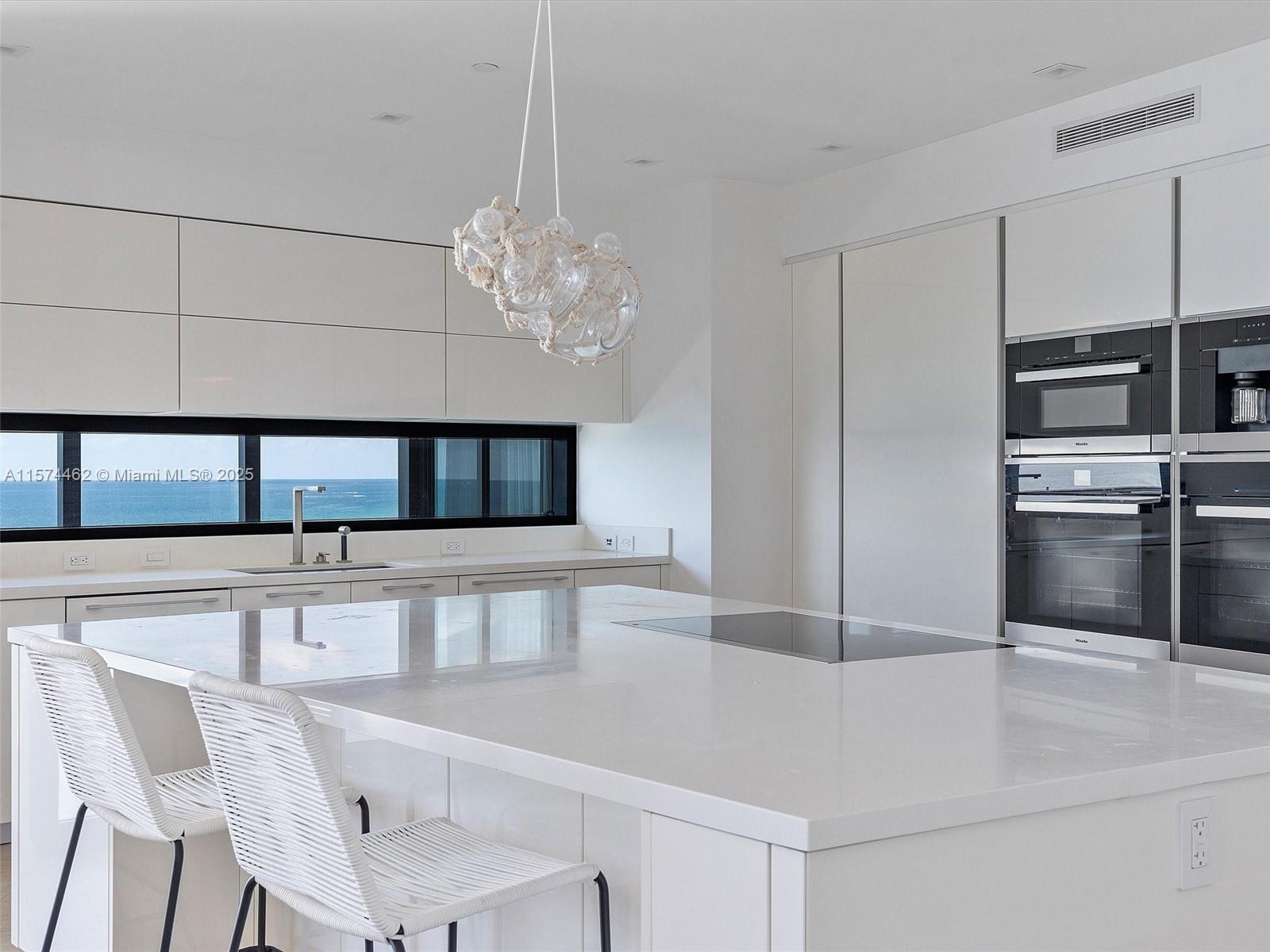 18555 COLLINS AVENUE COND - Residential