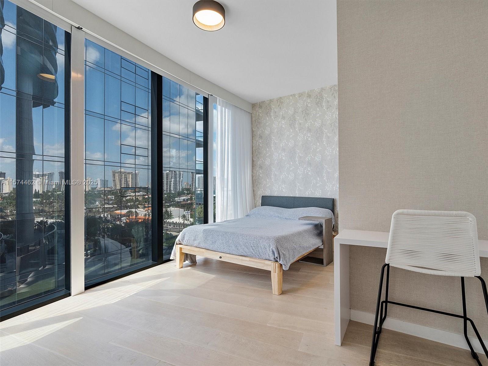 18555 COLLINS AVENUE COND - Residential