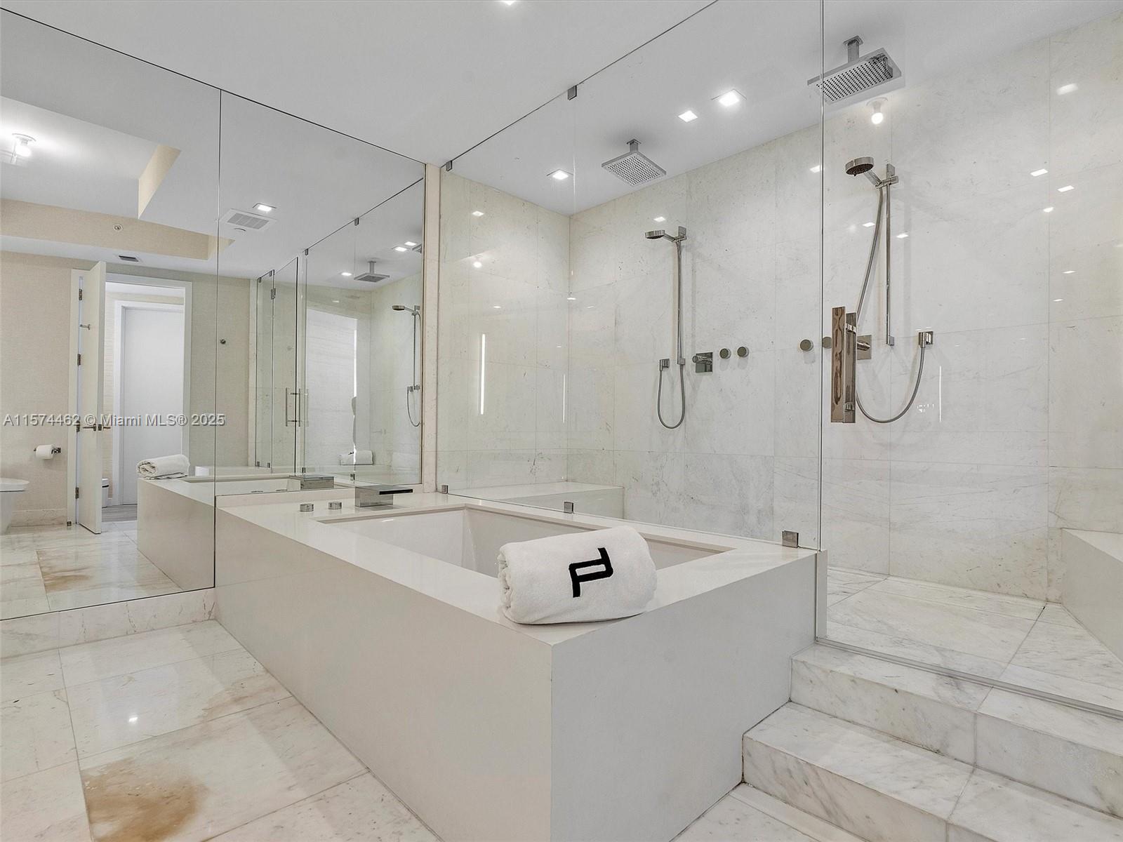 18555 COLLINS AVENUE COND - Residential