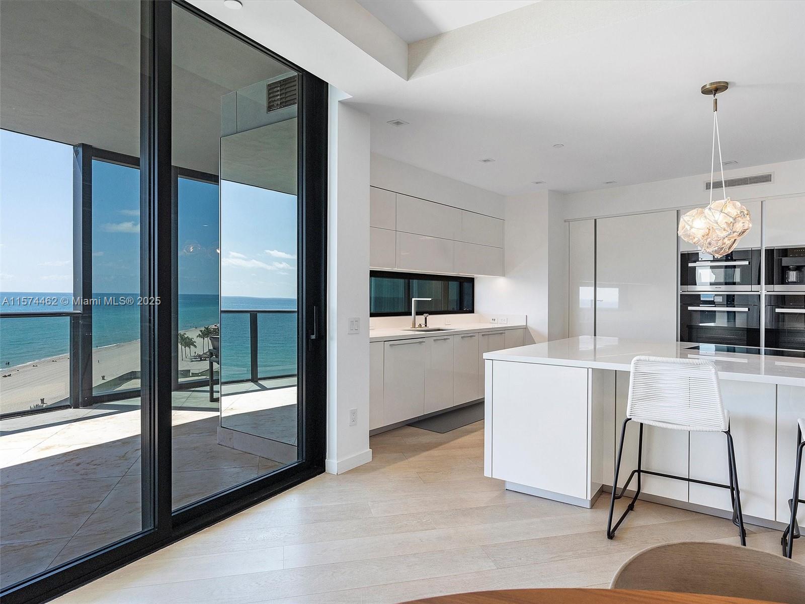 18555 COLLINS AVENUE COND - Residential