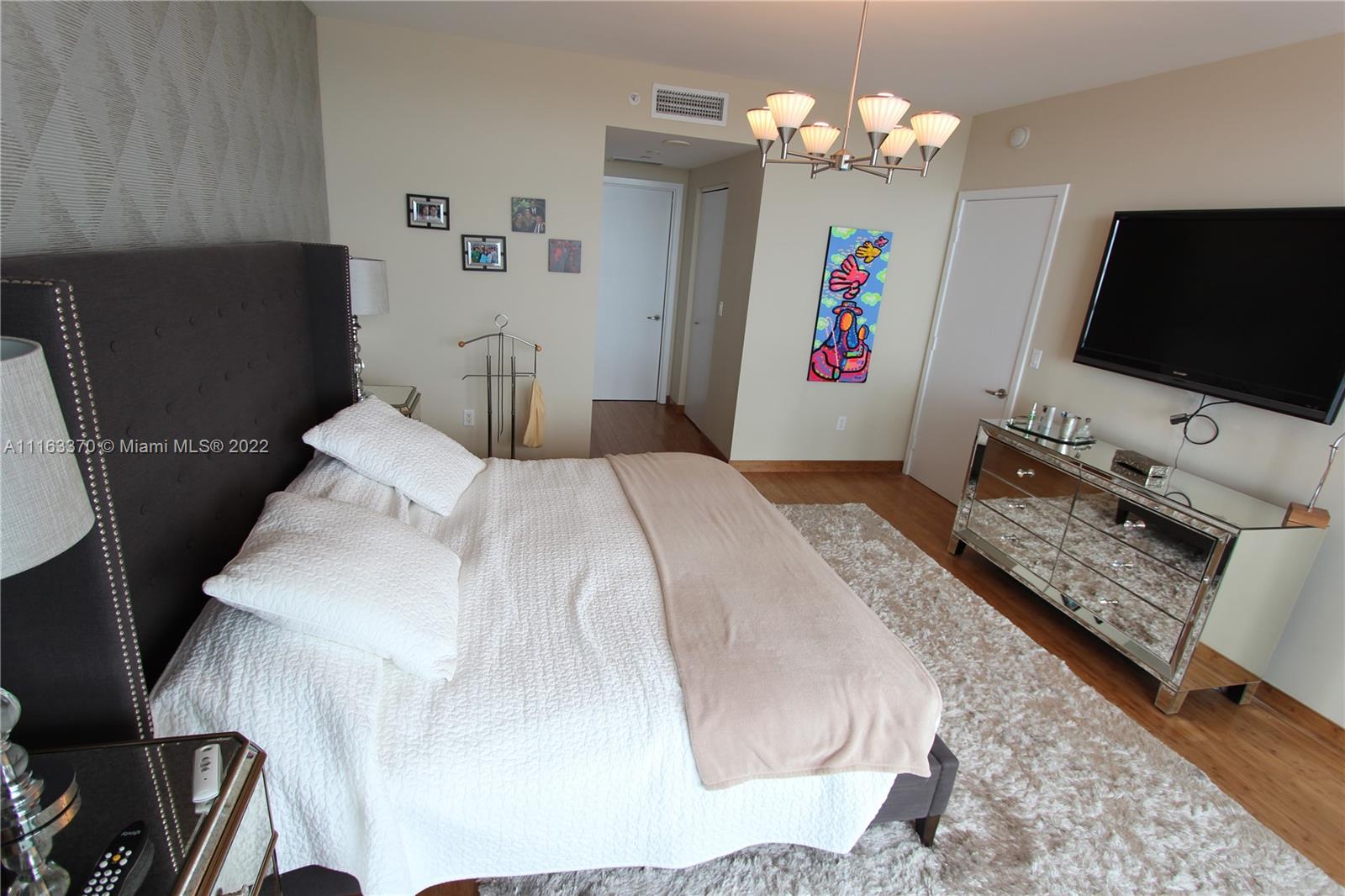JADE RESIDENCES AT BRICKE - Residential