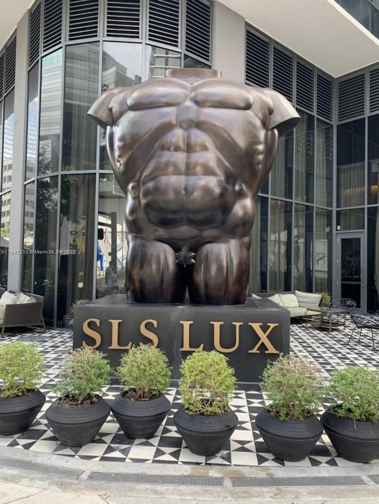 801 SMA RESIDENCES CONDO - Residential