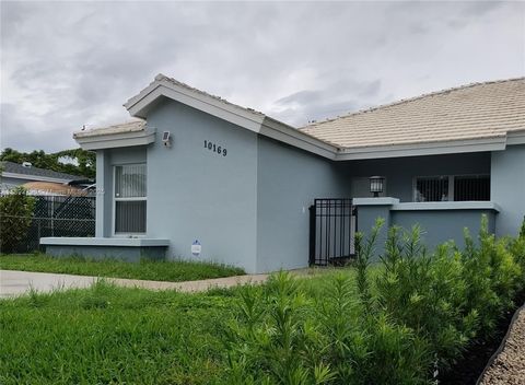 Photo of 10169 SW 171st St, Miami, FL 33157 (MLS # A11893796)