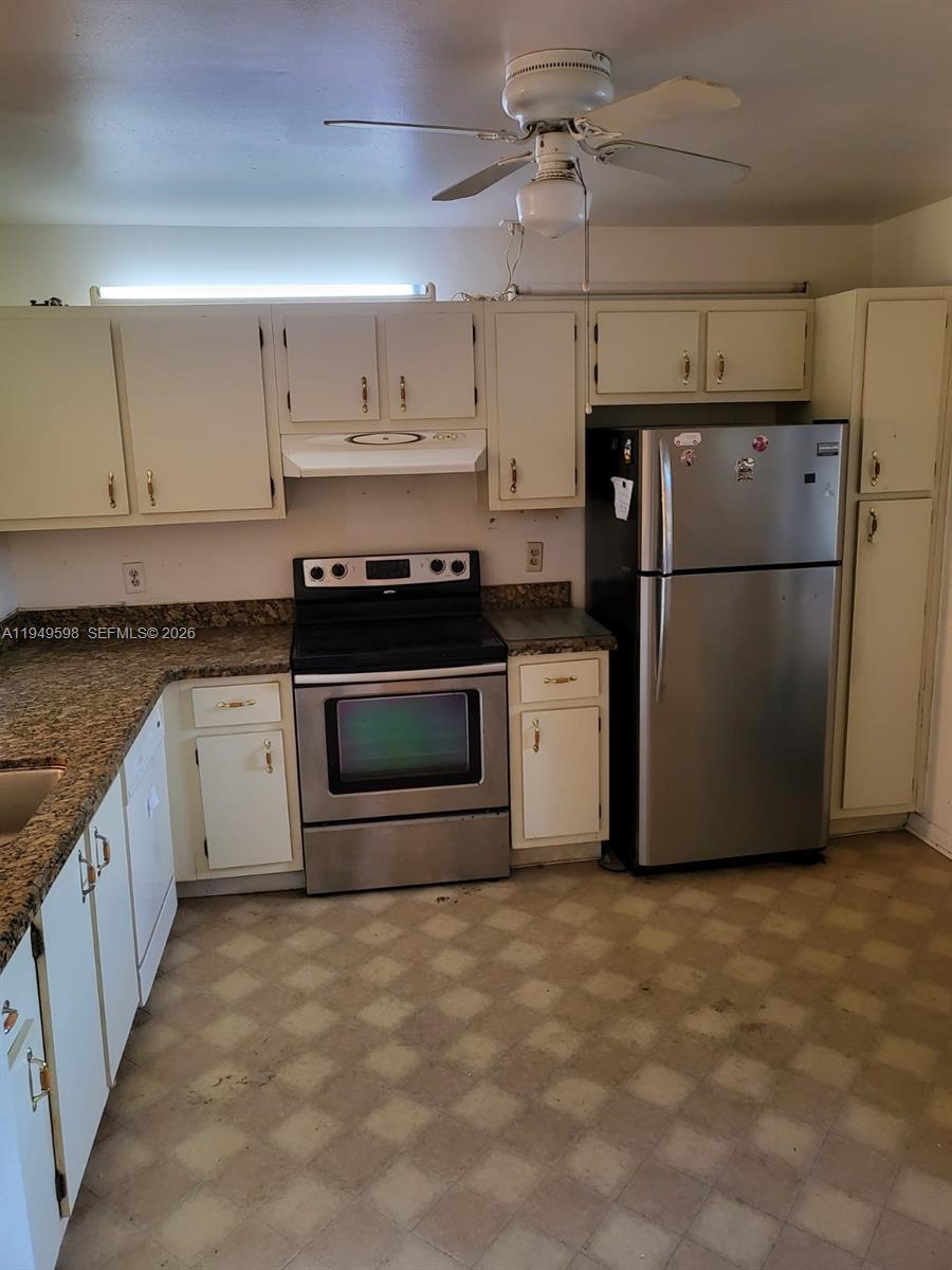 302 E Lakeview Dr E 302