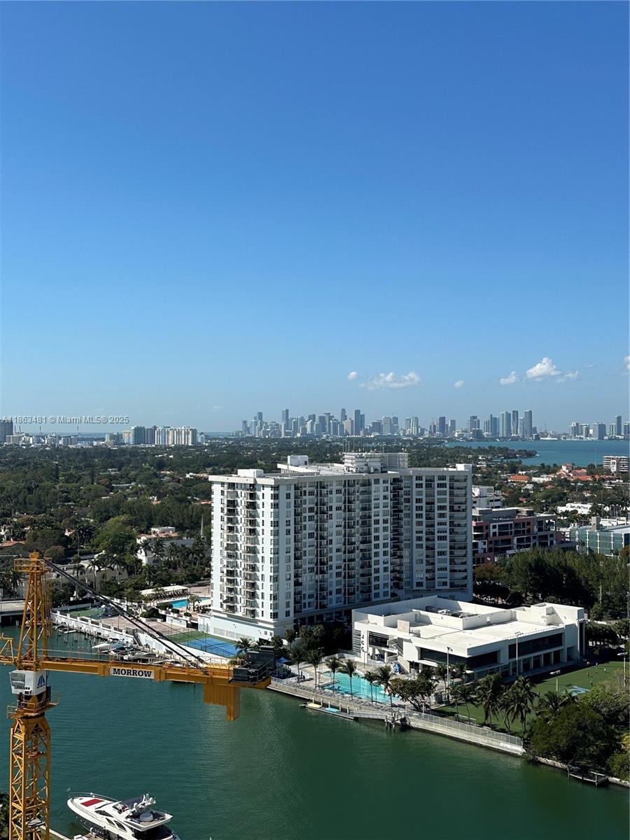 4401 Collins Ave 2108