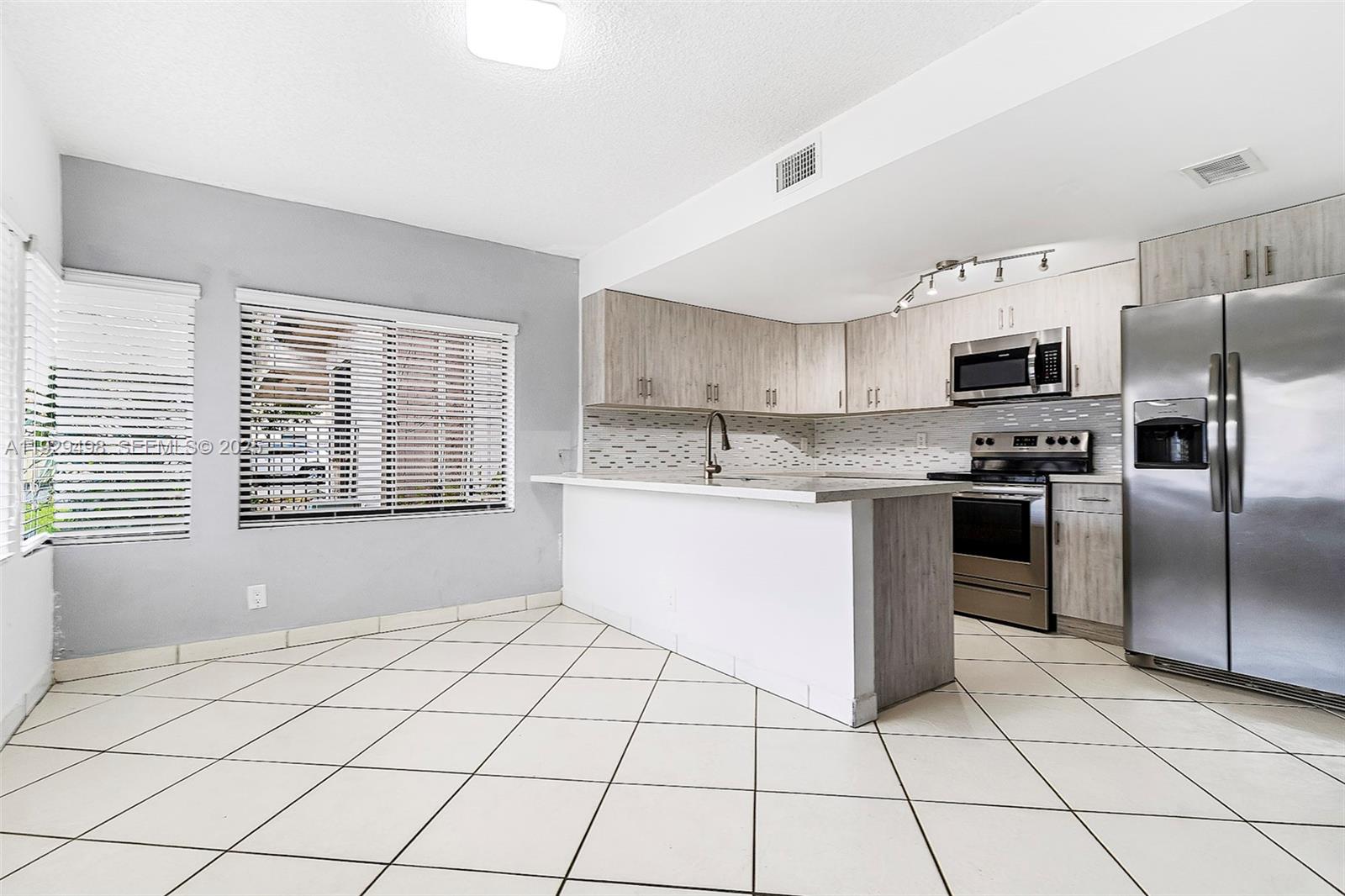 4705 SW 62nd Ave 104