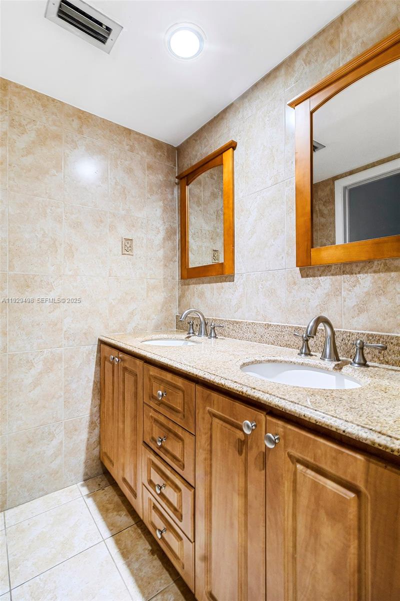 JASMINE LAKES I CONDO - Residential