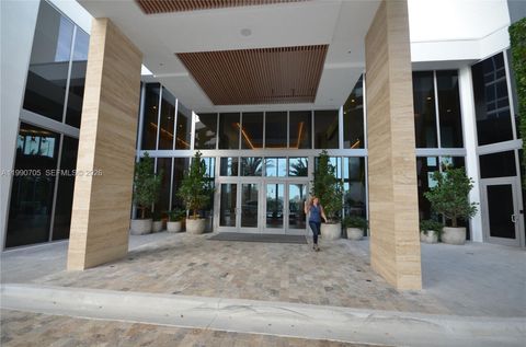 16385 Biscayne Blvd 518 North Miami Beach FL 33160