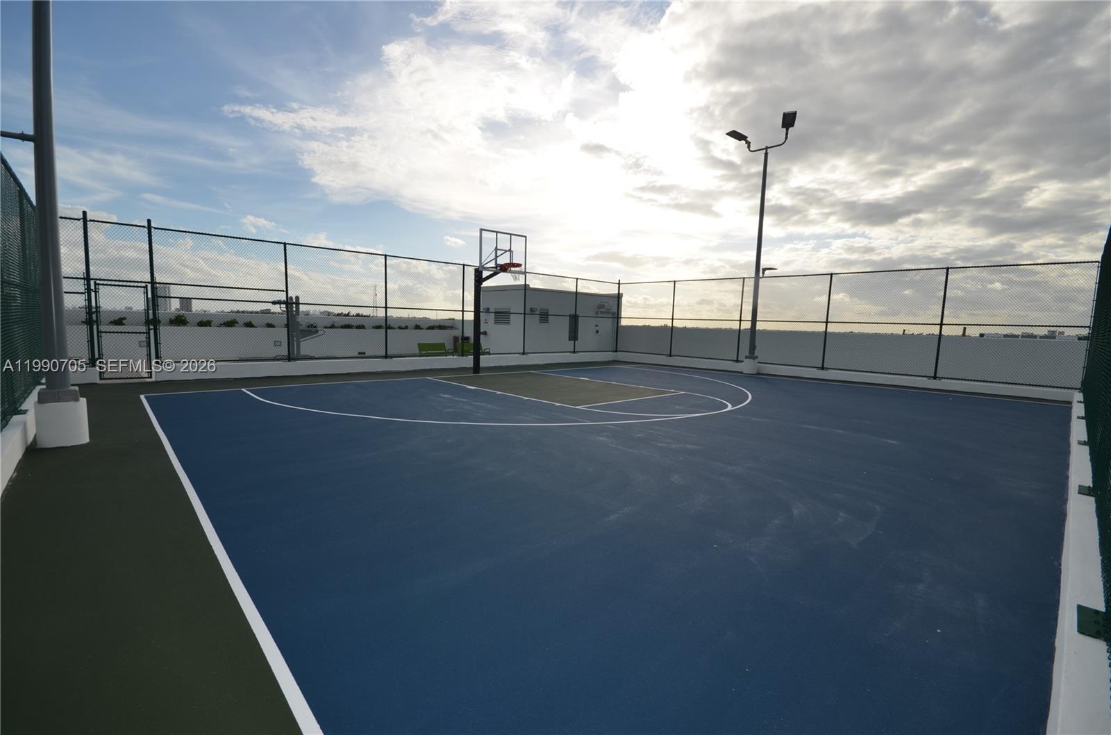 16385 Biscayne Blvd 518