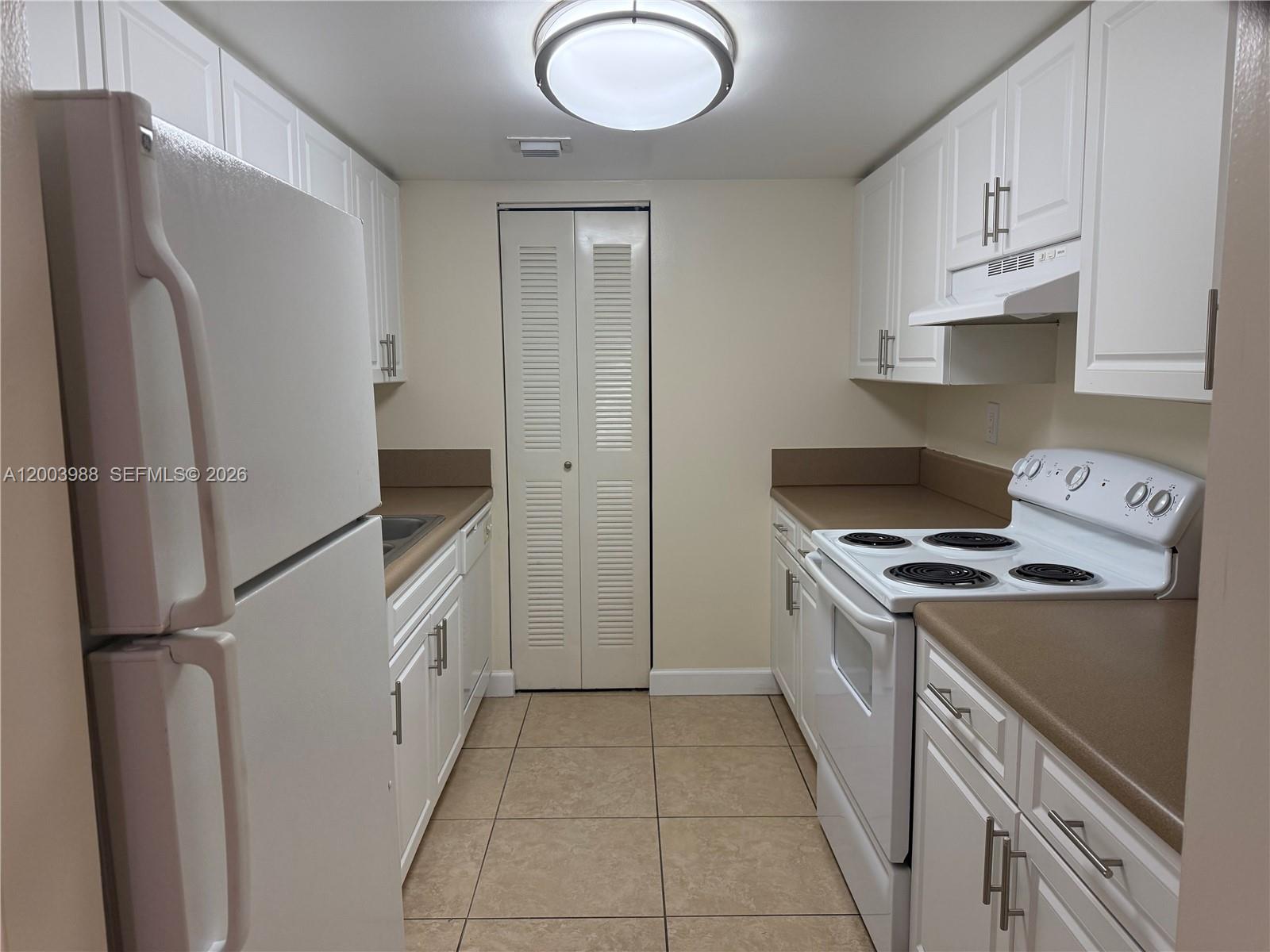 915 NW 1st Ave LP0206