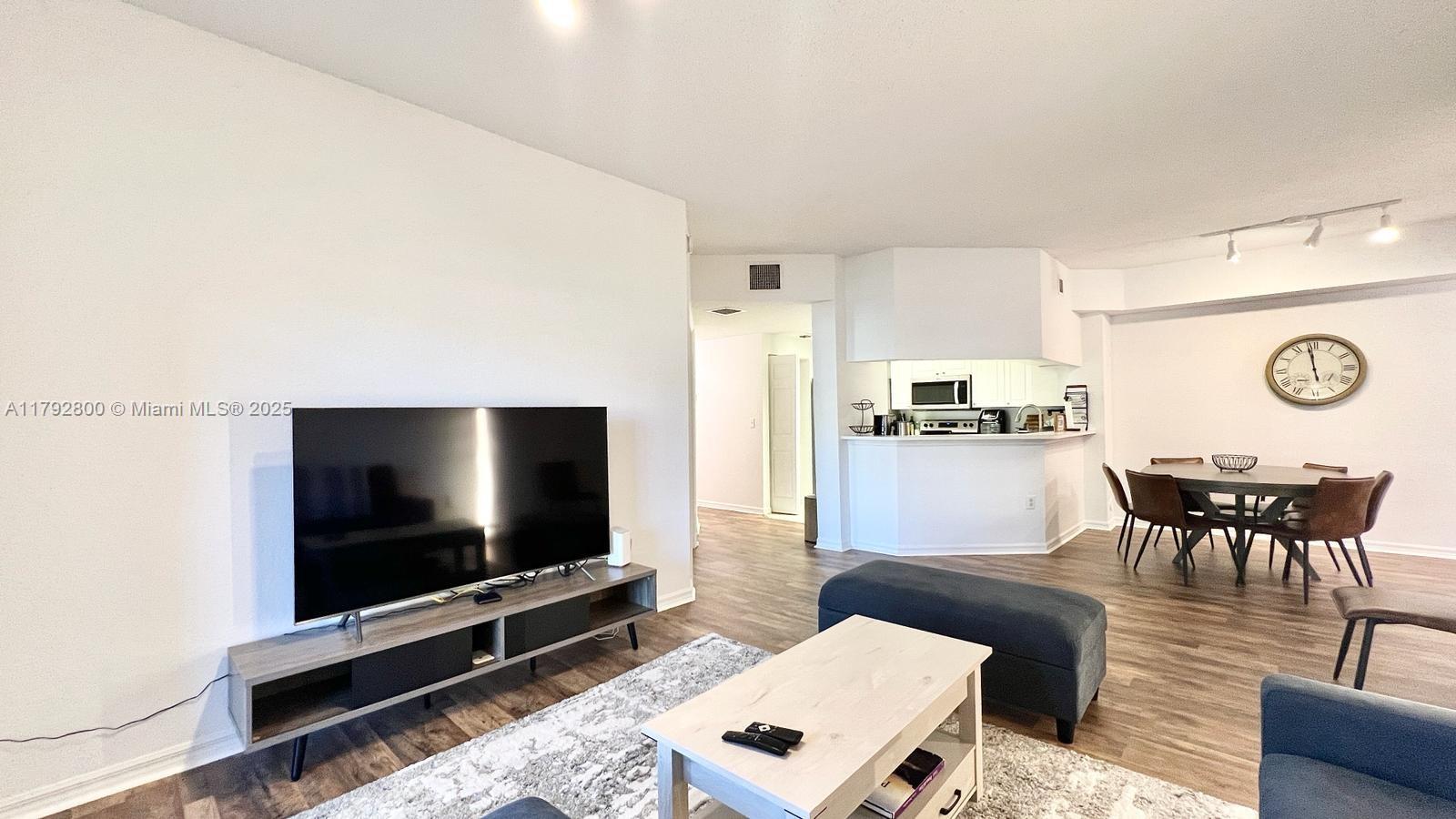 SAN MATERA THE GARDENS CO - Residential Lease