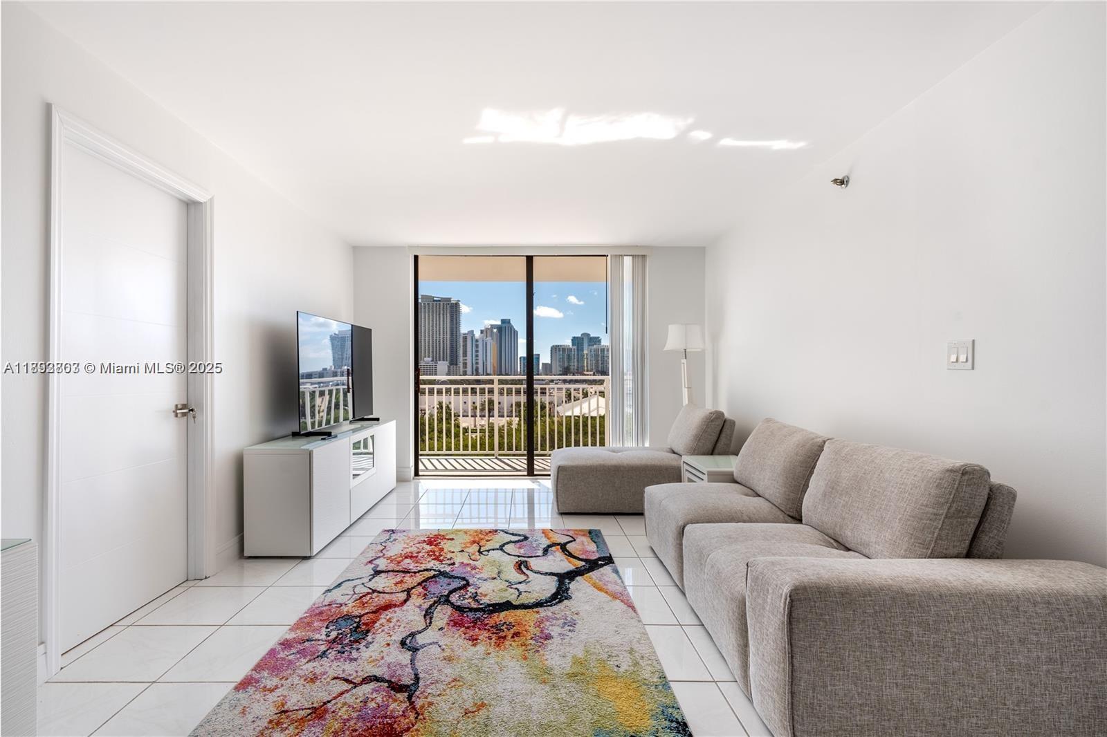 WINSTON TOWERS 600 CONDO - Residential