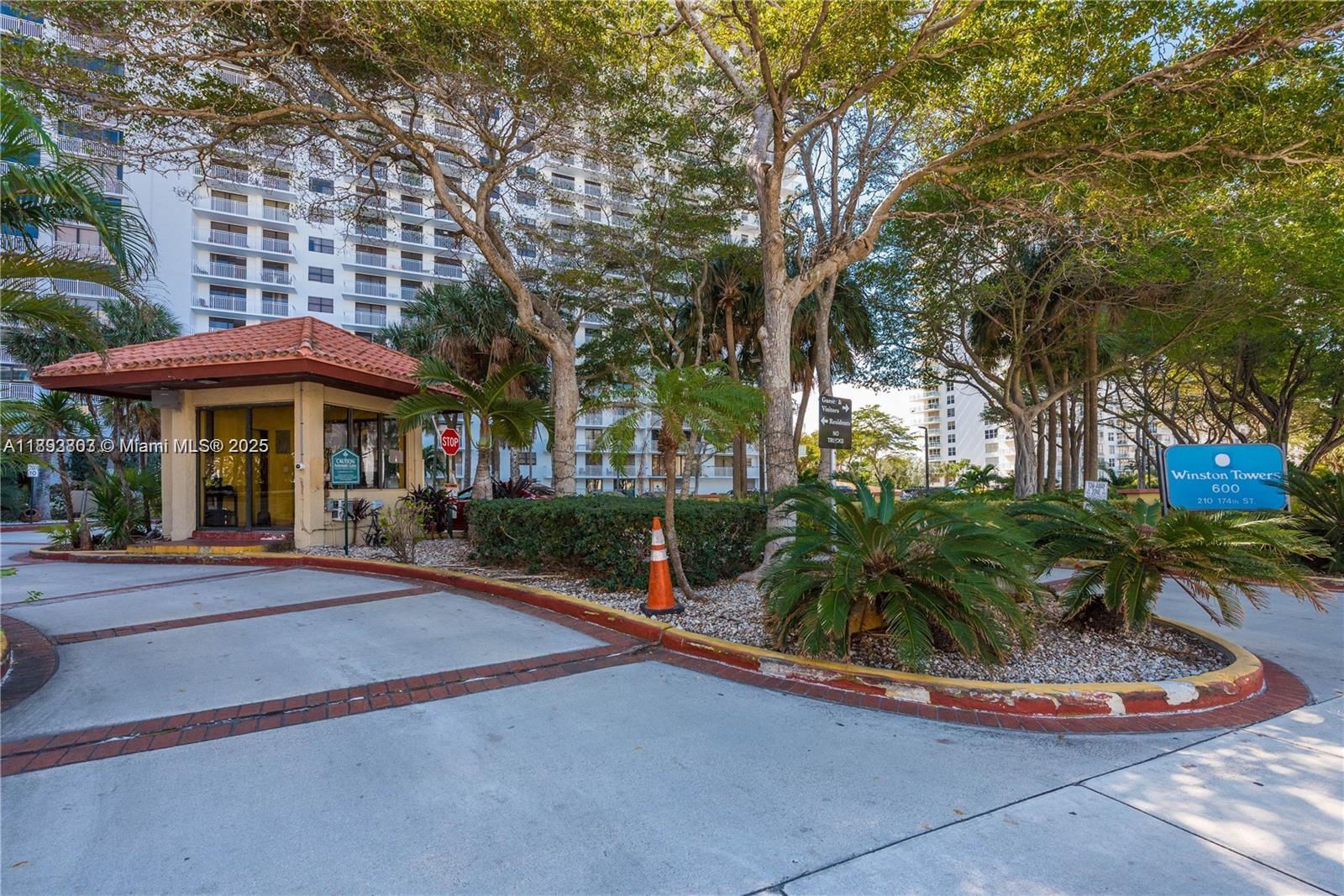 WINSTON TOWERS 600 CONDO - Residential