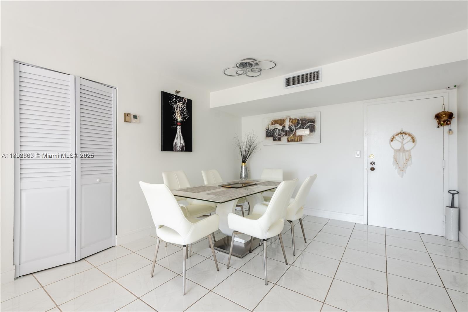 WINSTON TOWERS 600 CONDO - Residential