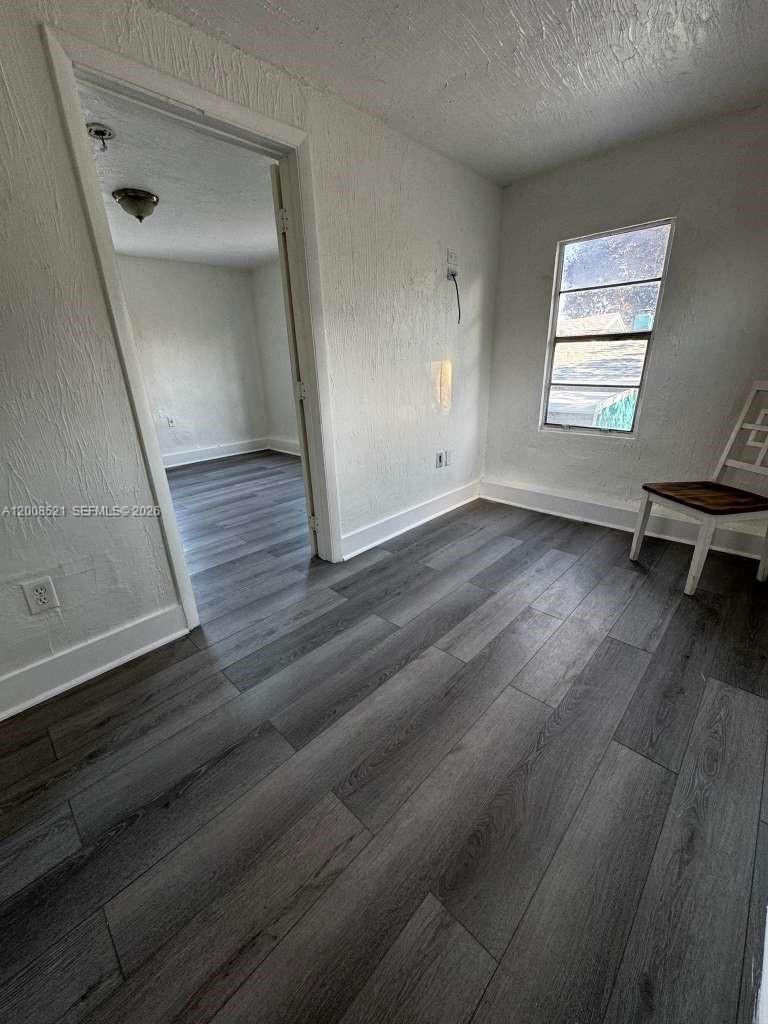 1121 NW 40th St 4