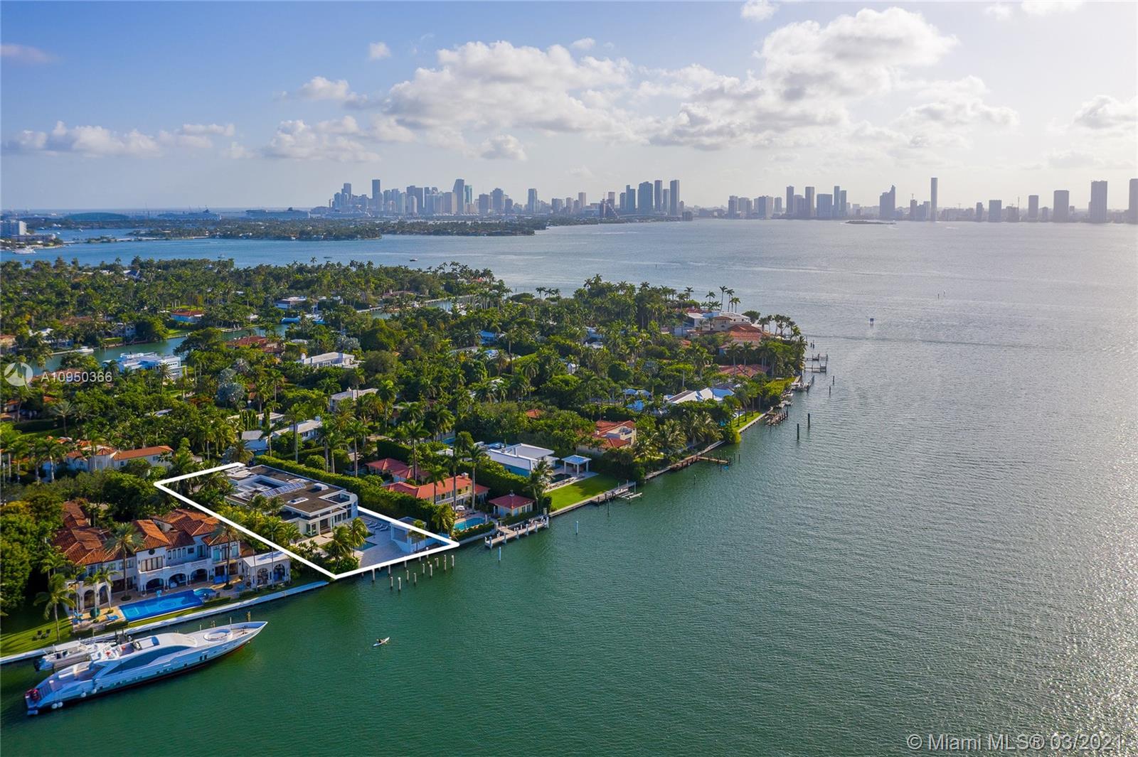 SUNSET ISLANDS ISLAND NO - Residential