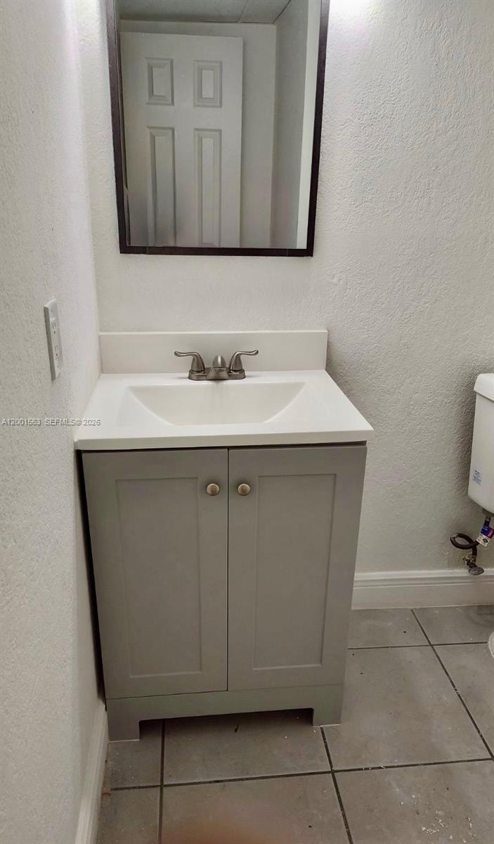 LA BAHIA CONDO - Residential Lease