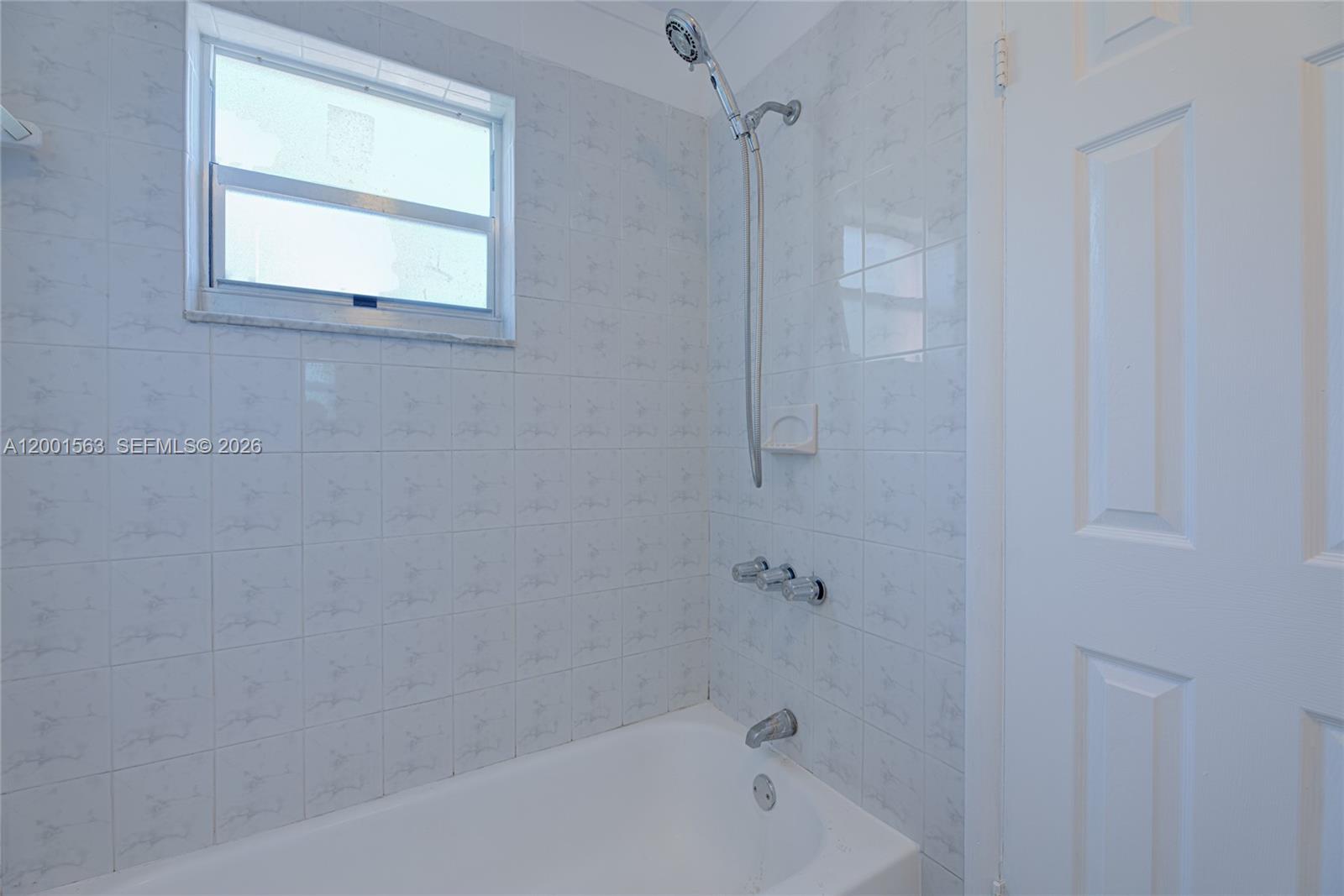 LA BAHIA CONDO - Residential Lease