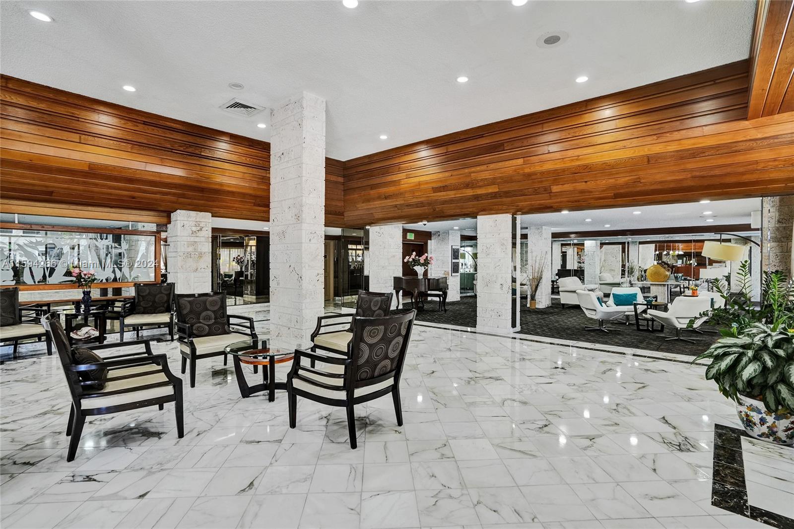 WINSTON TOWERS 500 CONDO - Residential