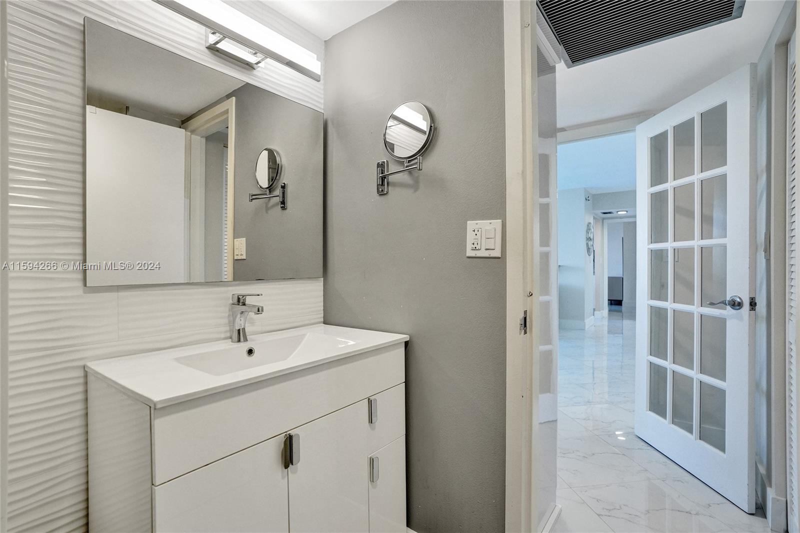 WINSTON TOWERS 500 CONDO - Residential