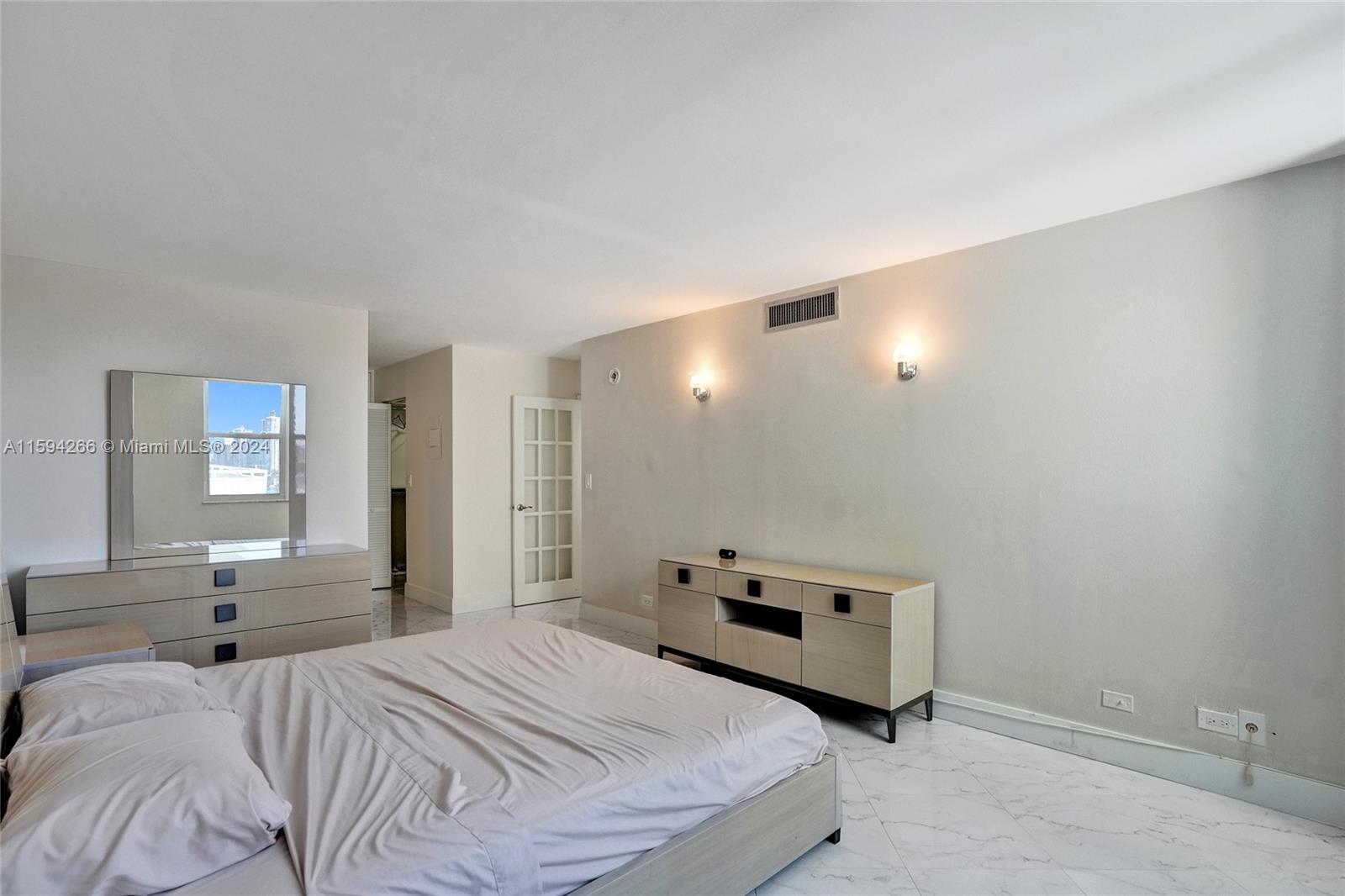 WINSTON TOWERS 500 CONDO - Residential