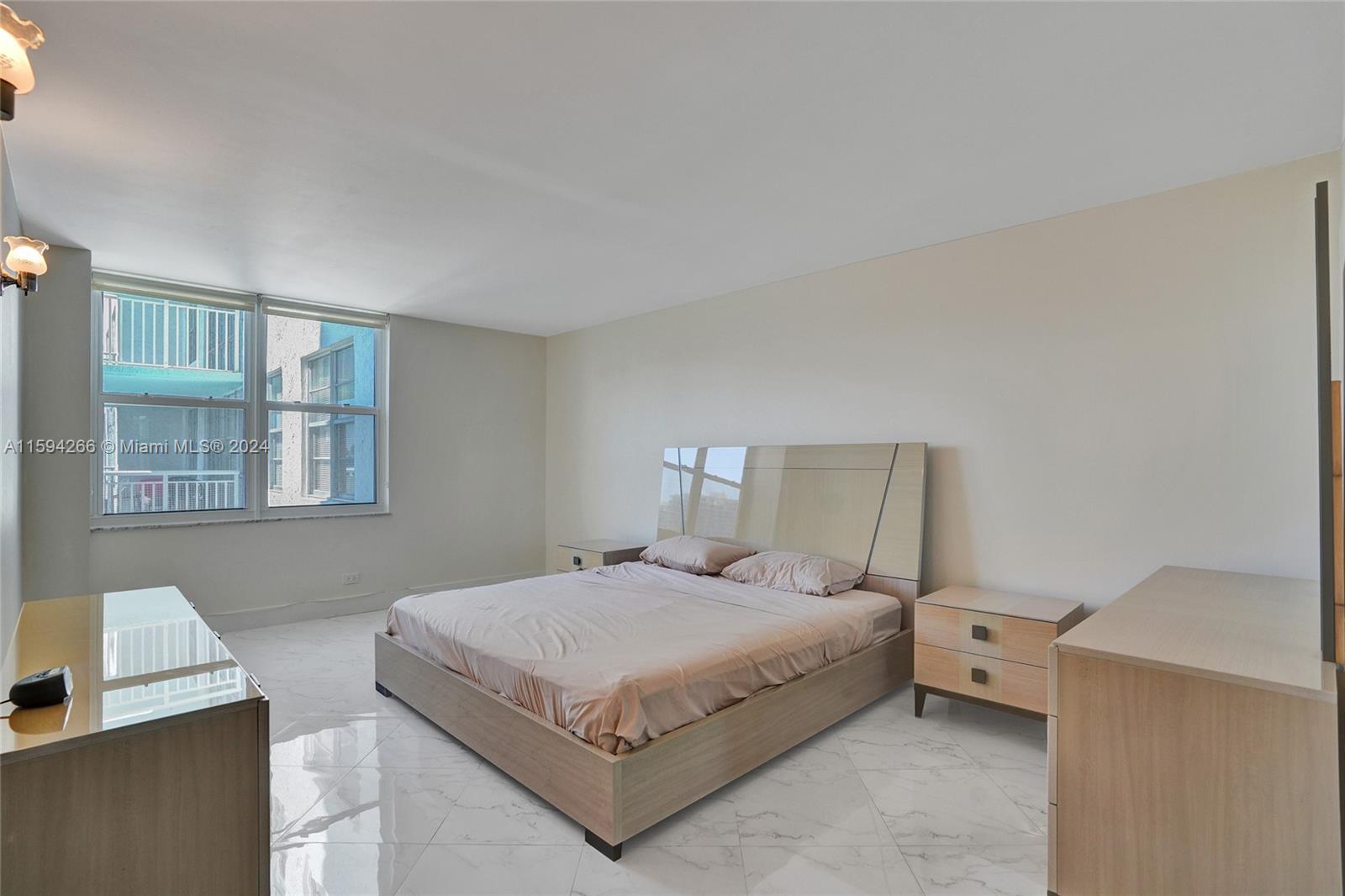 WINSTON TOWERS 500 CONDO - Residential