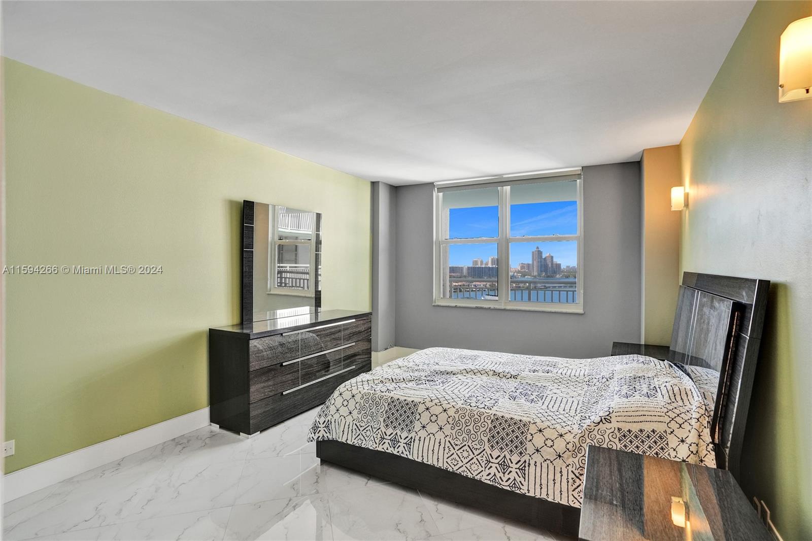 WINSTON TOWERS 500 CONDO - Residential