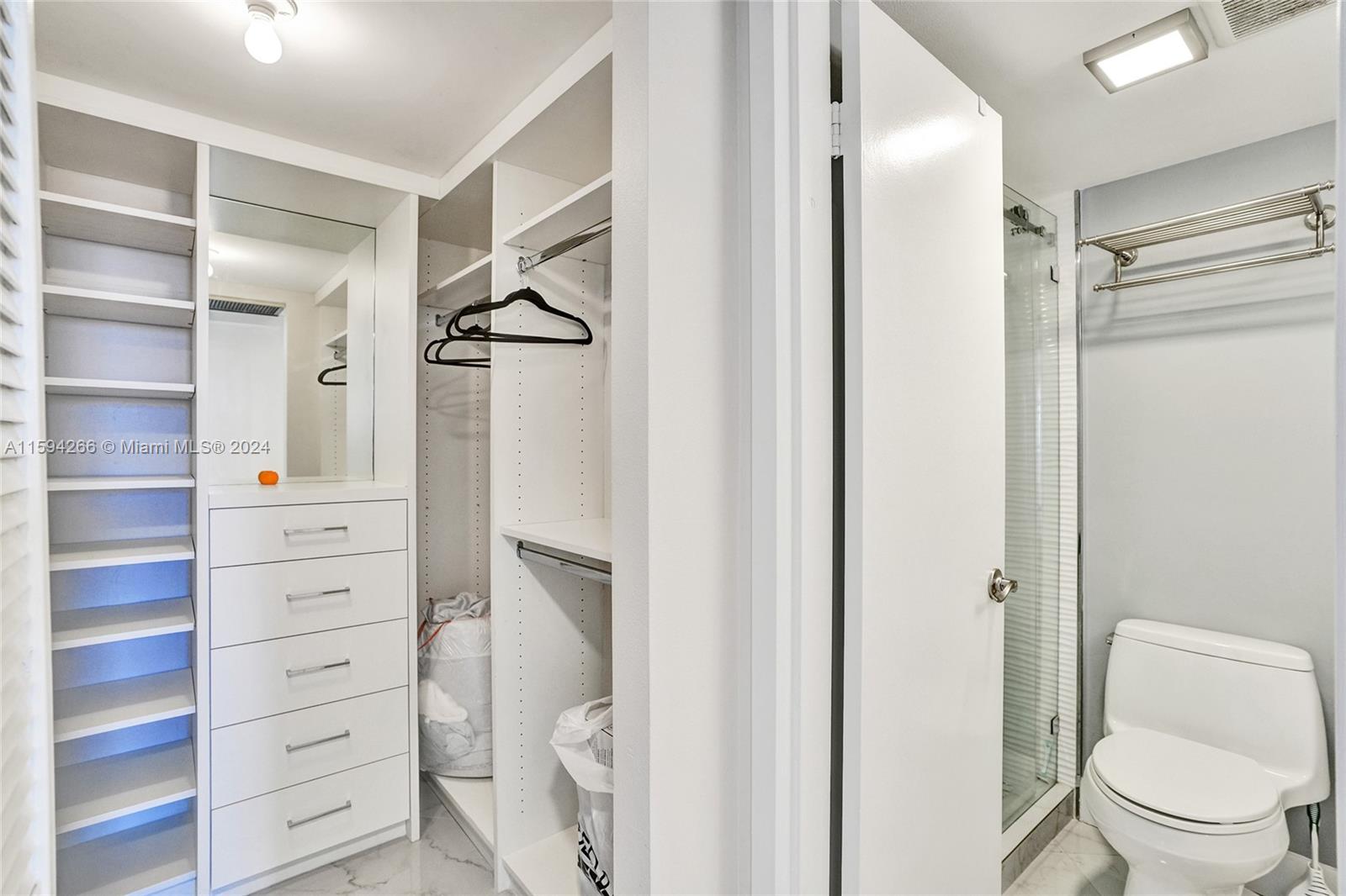 WINSTON TOWERS 500 CONDO - Residential