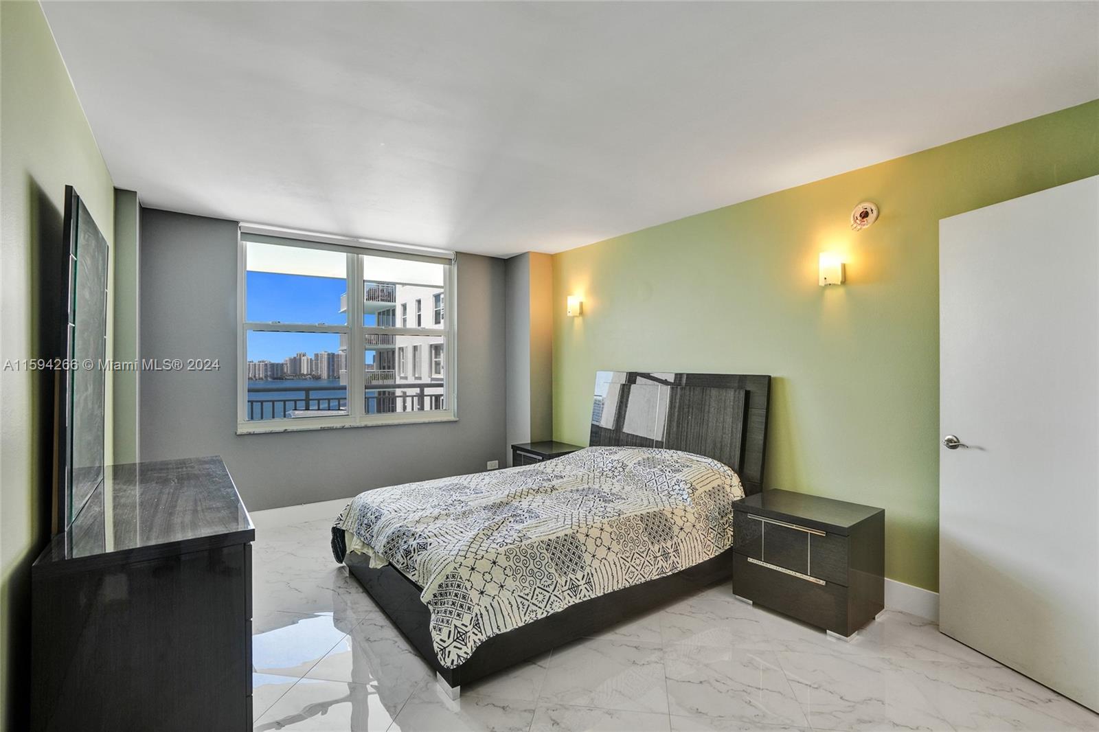 WINSTON TOWERS 500 CONDO - Residential