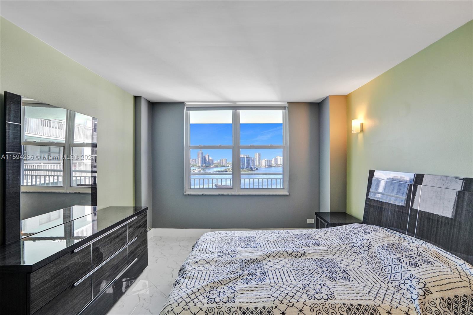 WINSTON TOWERS 500 CONDO - Residential