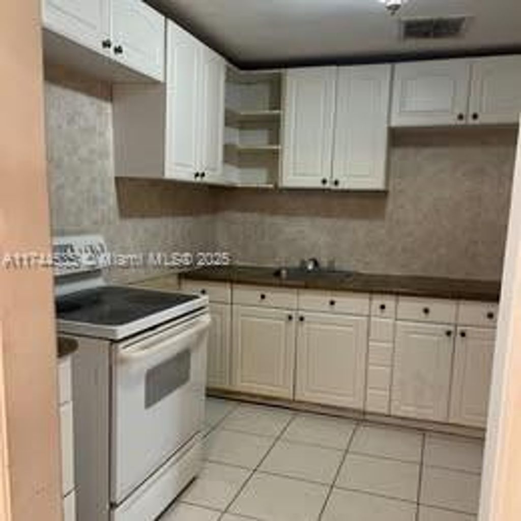 Photo of 538 W 1st St #1, Riviera Beach, FL 33404 (MLS # A11744535)