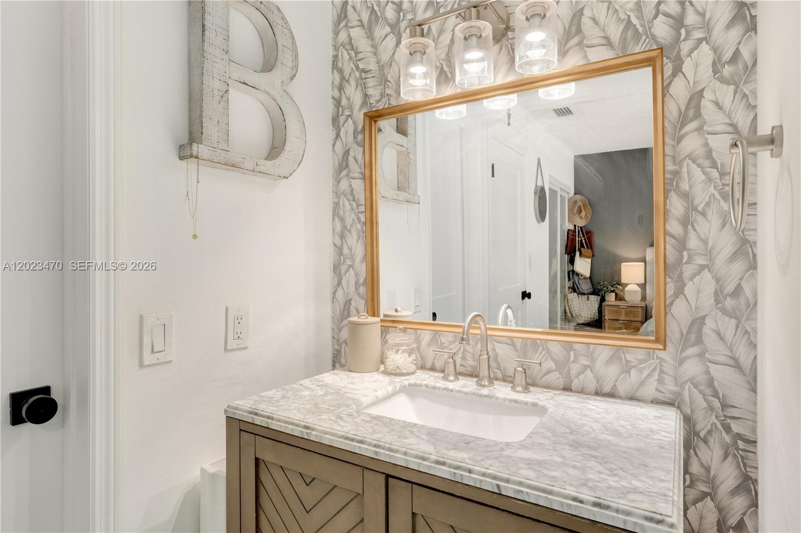 GROVE PARADISE CONDO - Residential