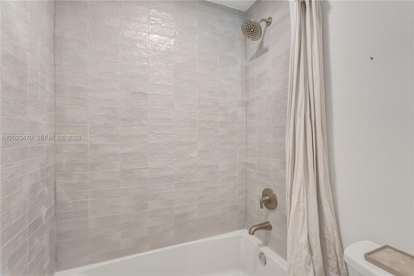 GROVE PARADISE CONDO - Residential