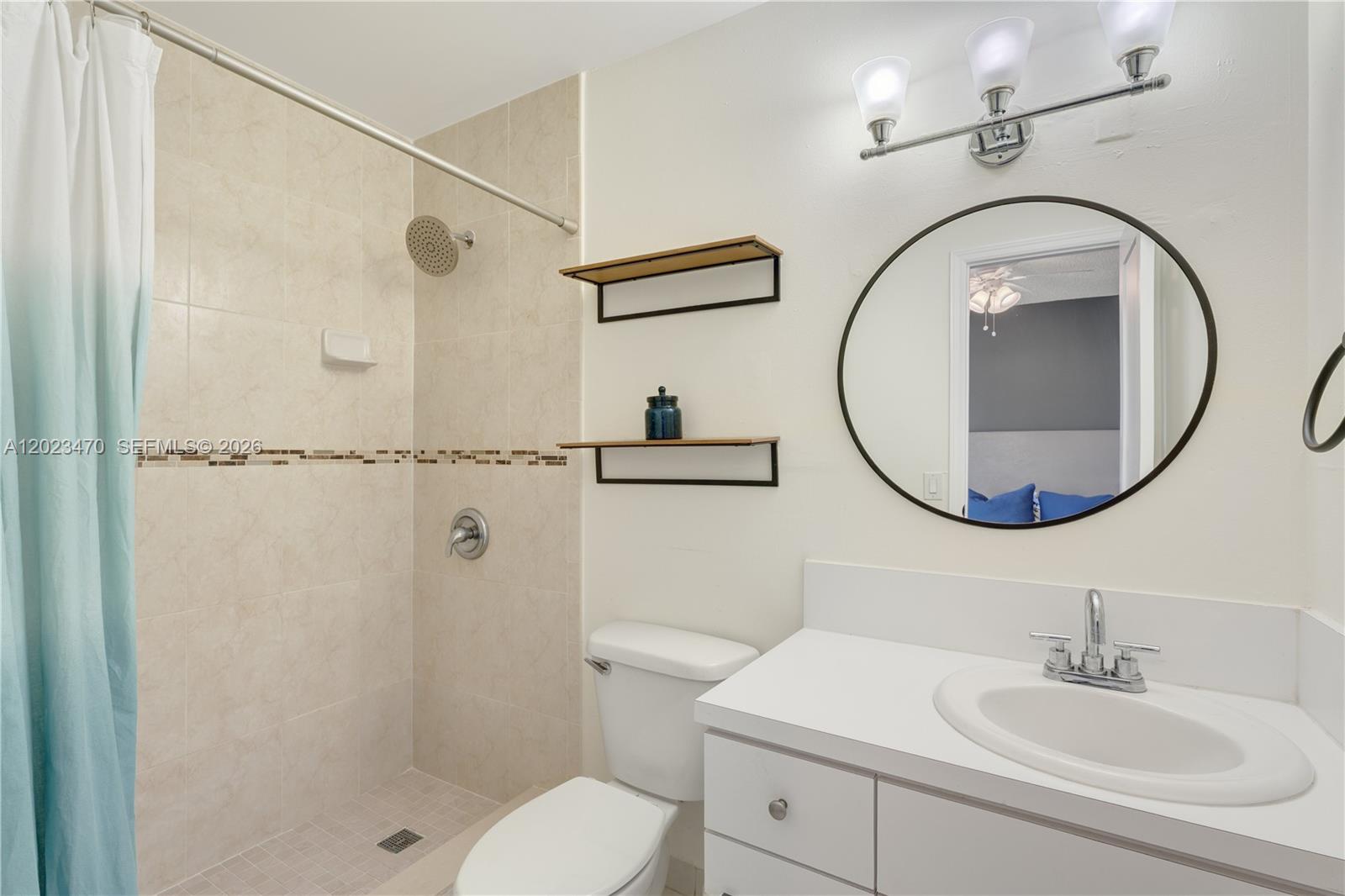 GROVE PARADISE CONDO - Residential