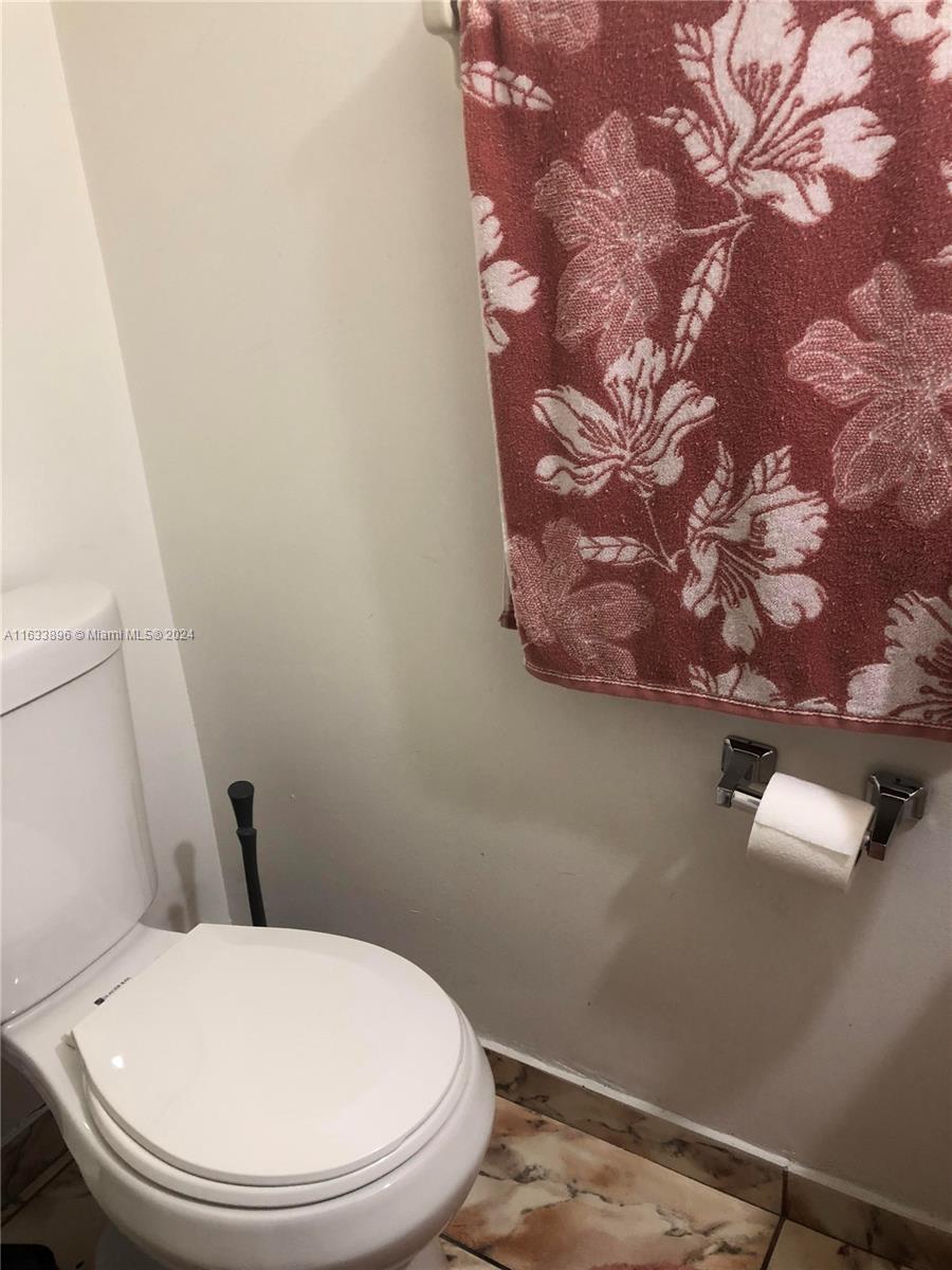 16700 CONDO - Residential