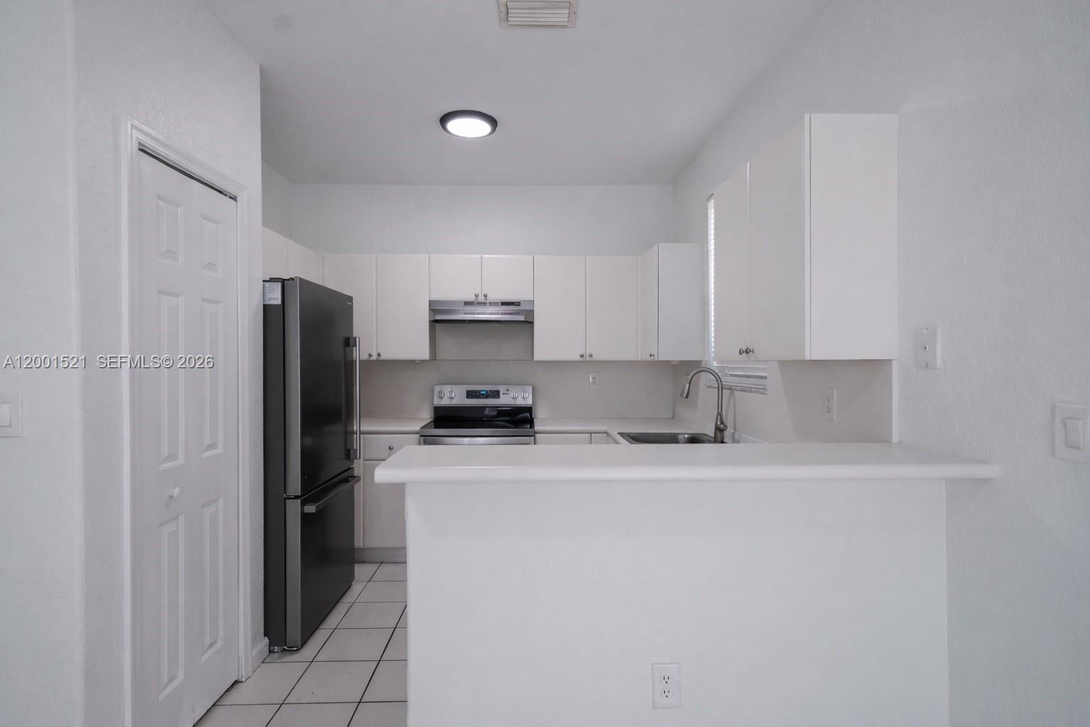 SHOMA TOWNHOMES AT KEYSCO - Residential Lease