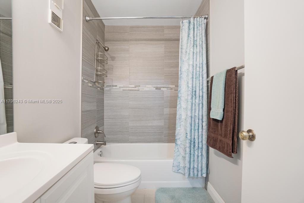 WHISPER WALK SEC C CONDO - Residential