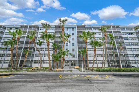 Photo of 700 NW 214th St #321, Miami Gardens, FL 33169 (MLS # A11973103)